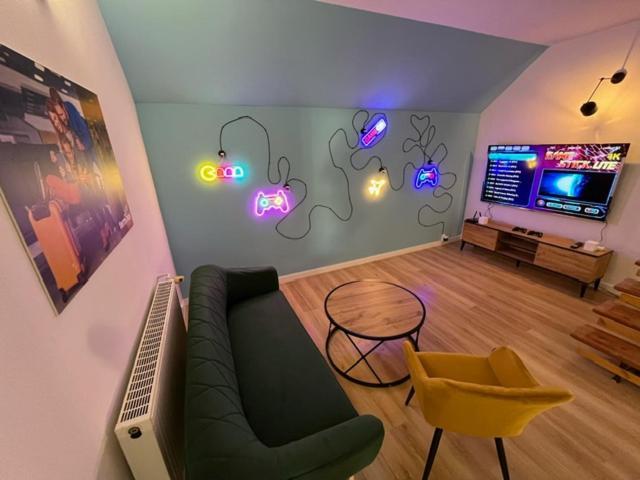 Terminal Family Airport Hostel Poznan Ngoại thất bức ảnh
