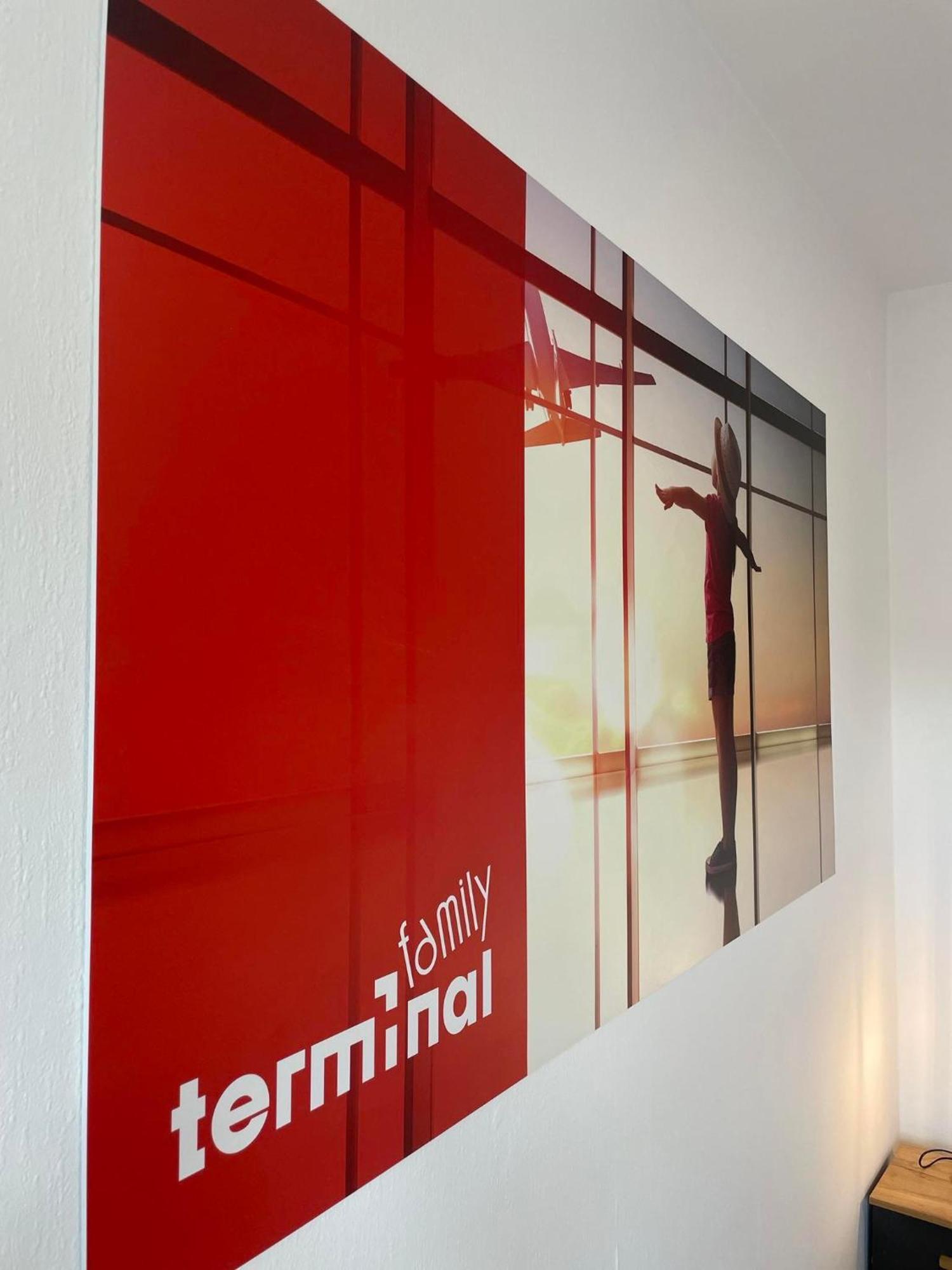 Terminal Family Airport Hostel Poznan Ngoại thất bức ảnh