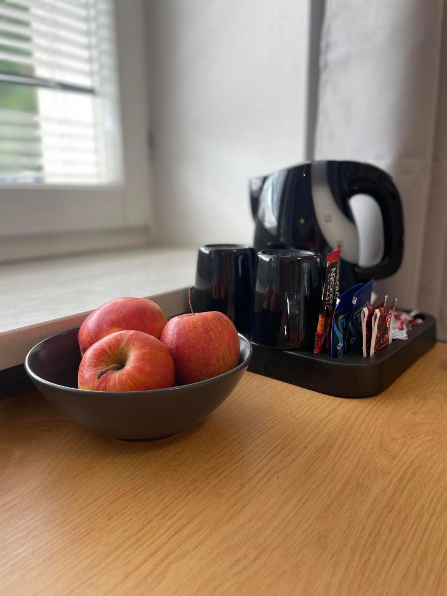 Terminal Family Airport Hostel Poznan Ngoại thất bức ảnh
